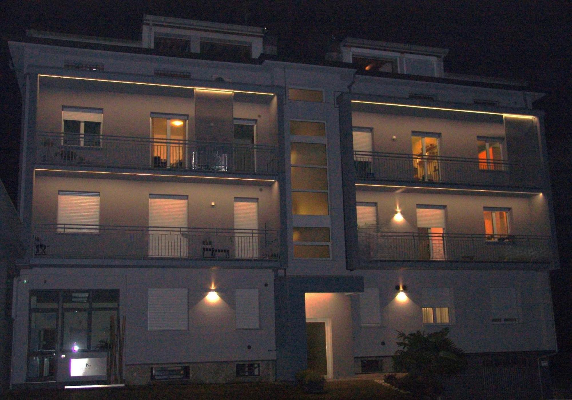 Modern Apartment Luci & Stelle Near Lake Como Nibionno Bagian luar foto